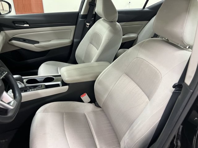 Used 2024 Nissan Altima 2.5 SV FWD image 4