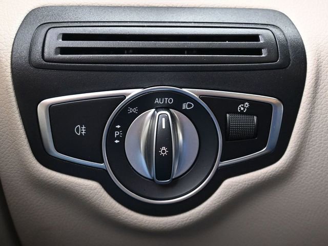 Used 2021 Mercedes-Benz GLC 300 GLC 300 image 24