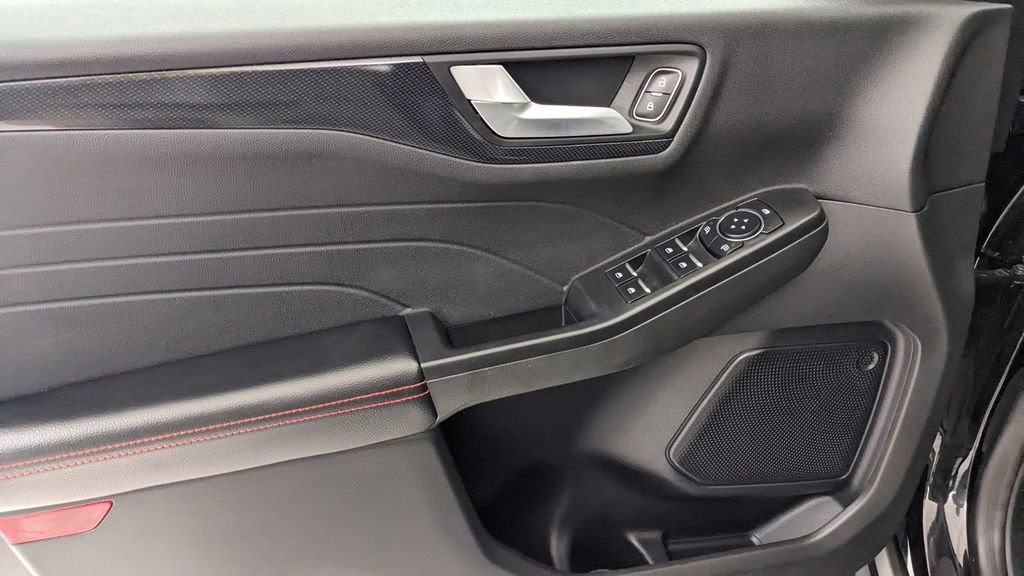 Certified 2024 Ford Escape ST-Line w/ Cold Weather Package FWD image 25