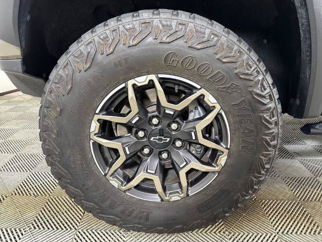 Used 2024 Chevrolet Colorado ZR2 w/ ZR2 Convenience Package III AWD/4WD image 11