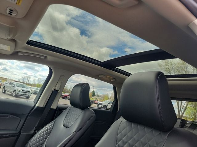 Certified 2024 Ford Edge Titanium AWD/4WD image 23