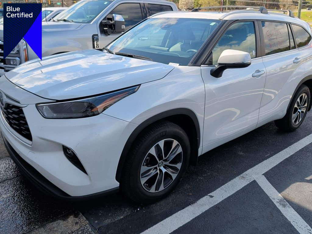 Used 2024 Toyota Highlander XLE image 1