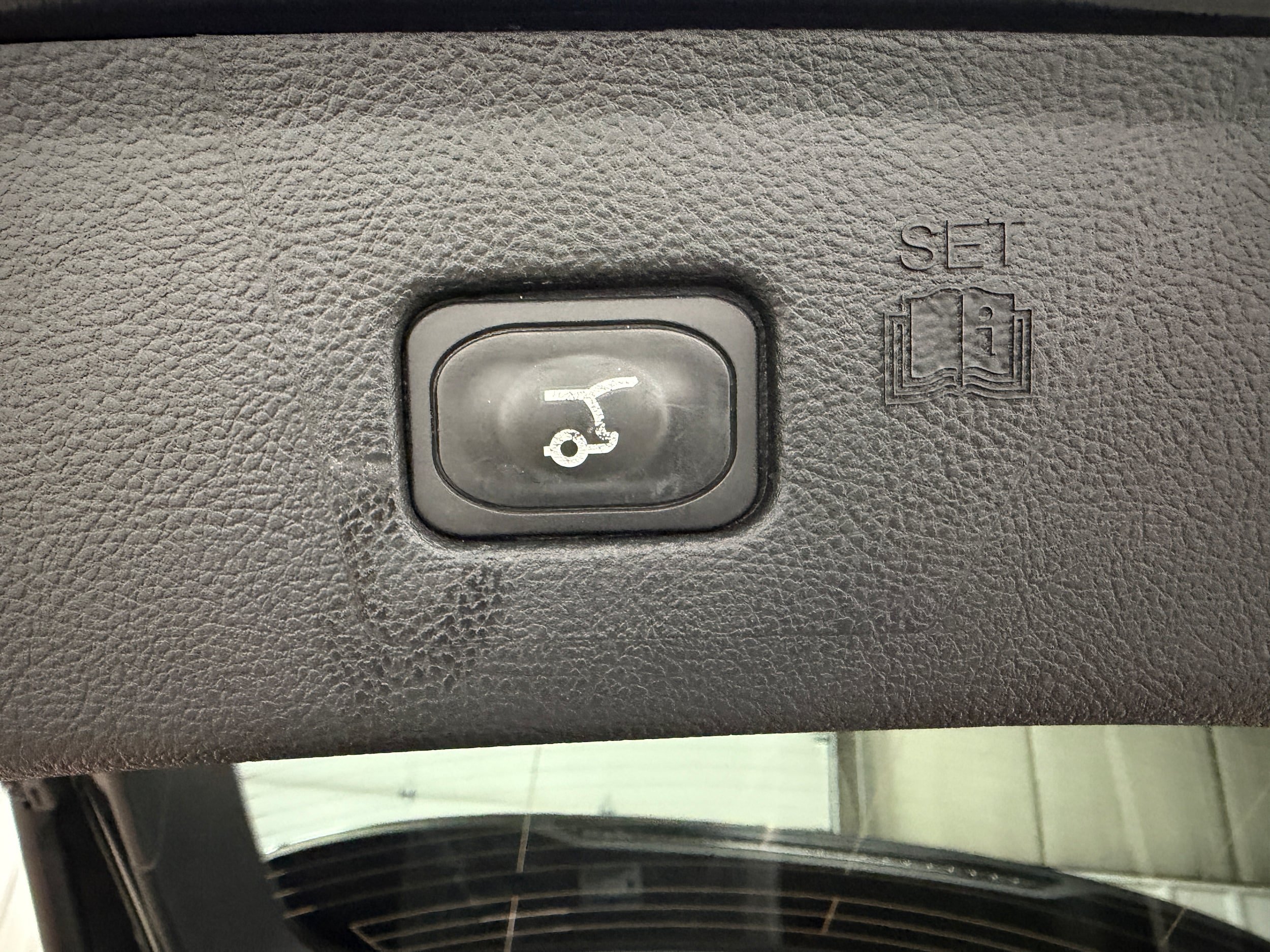 Certified 2024 Ford Edge Titanium AWD/4WD image 30