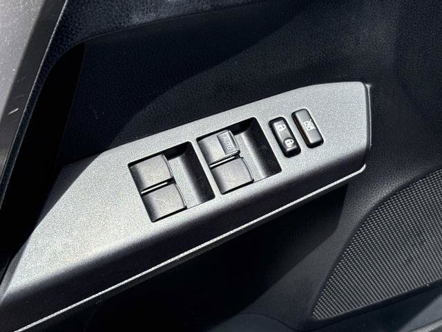 Used 2018 Toyota RAV4 LE FWD image 18