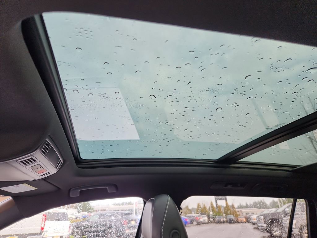 Used 2024 Volkswagen Tiguan SE R-Line image 30