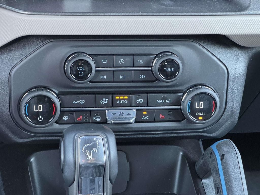 Certified 2024 Ford Bronco Wildtrak AWD/4WD image 5