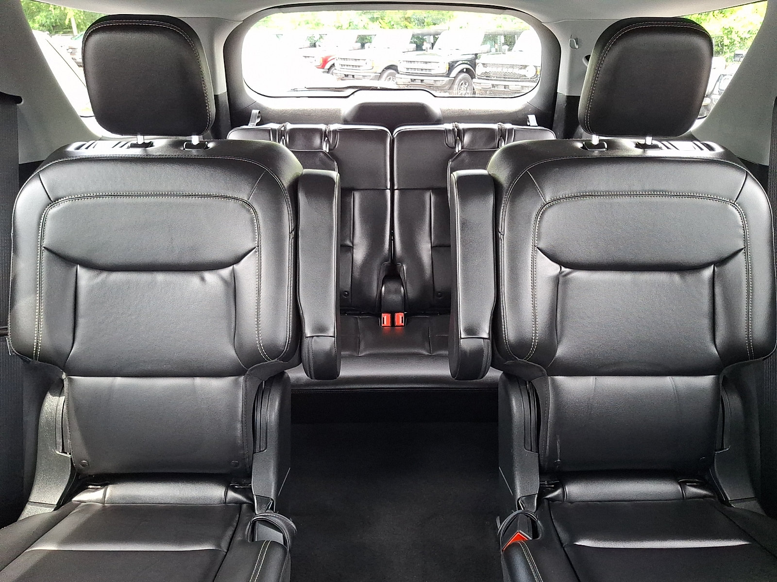 Certified 2023 Ford Explorer XLT w/ Equipment Group 202A AWD/4WD image 19