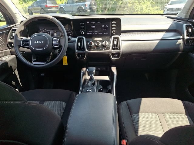 Used 2022 Kia Sorento LX FWD image 18
