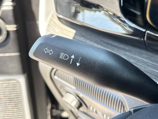 Used 2022 Jeep Wagoneer Series III w/ Rear Seat Video Group 1 image 37