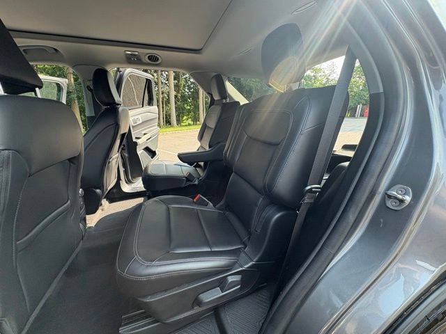 Certified 2022 Ford Explorer XLT w/ Equipment Group 202A AWD/4WD image 28