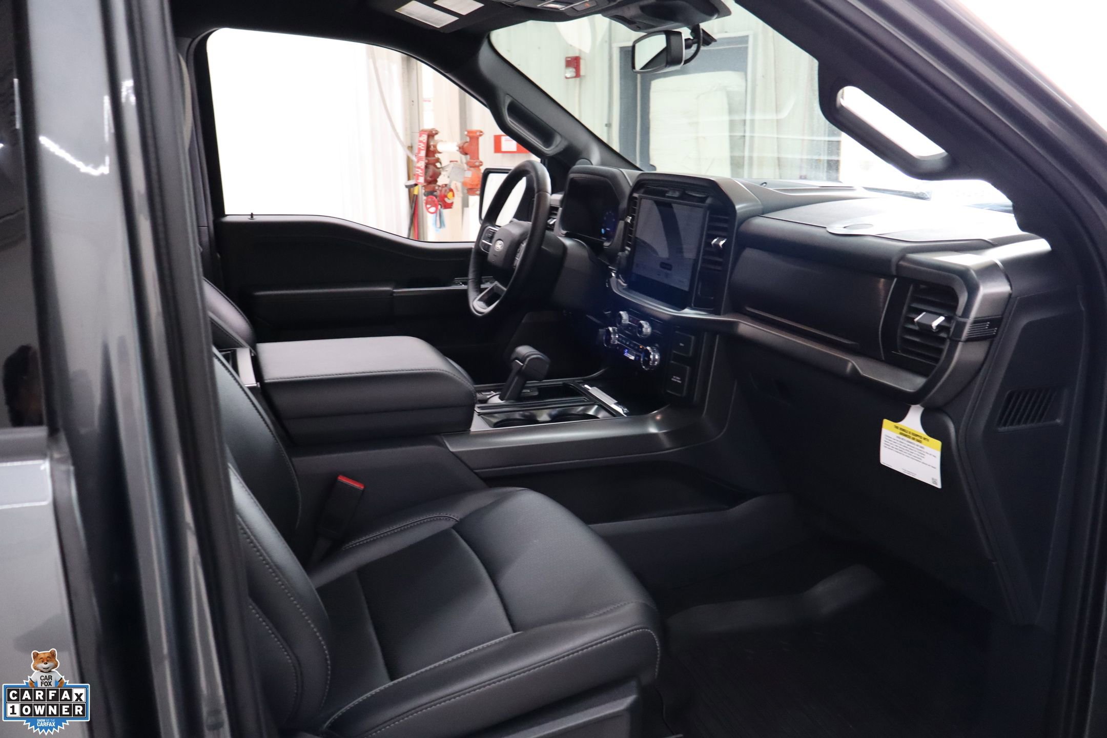 Certified 2025 Ford F150 Lariat w/ Equipment Group 501A Mid image 28