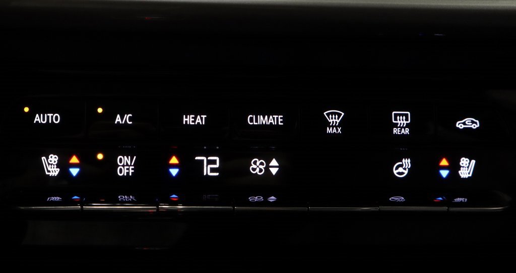 Used 2022 Chevrolet Bolt EUV Premier image 29