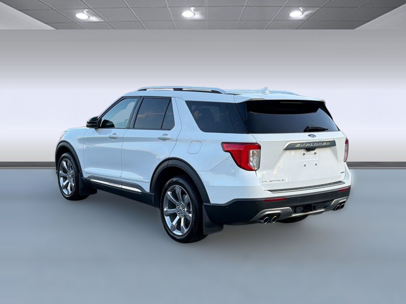 Certified 2020 Ford Explorer Platinum w/ Premium Technology Package AWD/4WD image 3