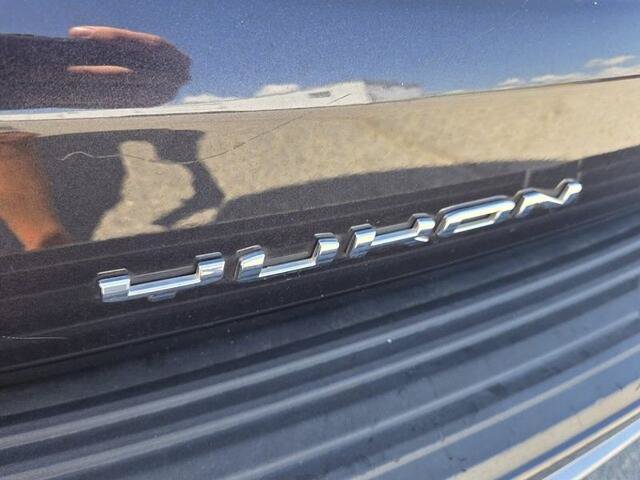 Used 2023 GMC Yukon Denali Ultimate AWD/4WD image 12