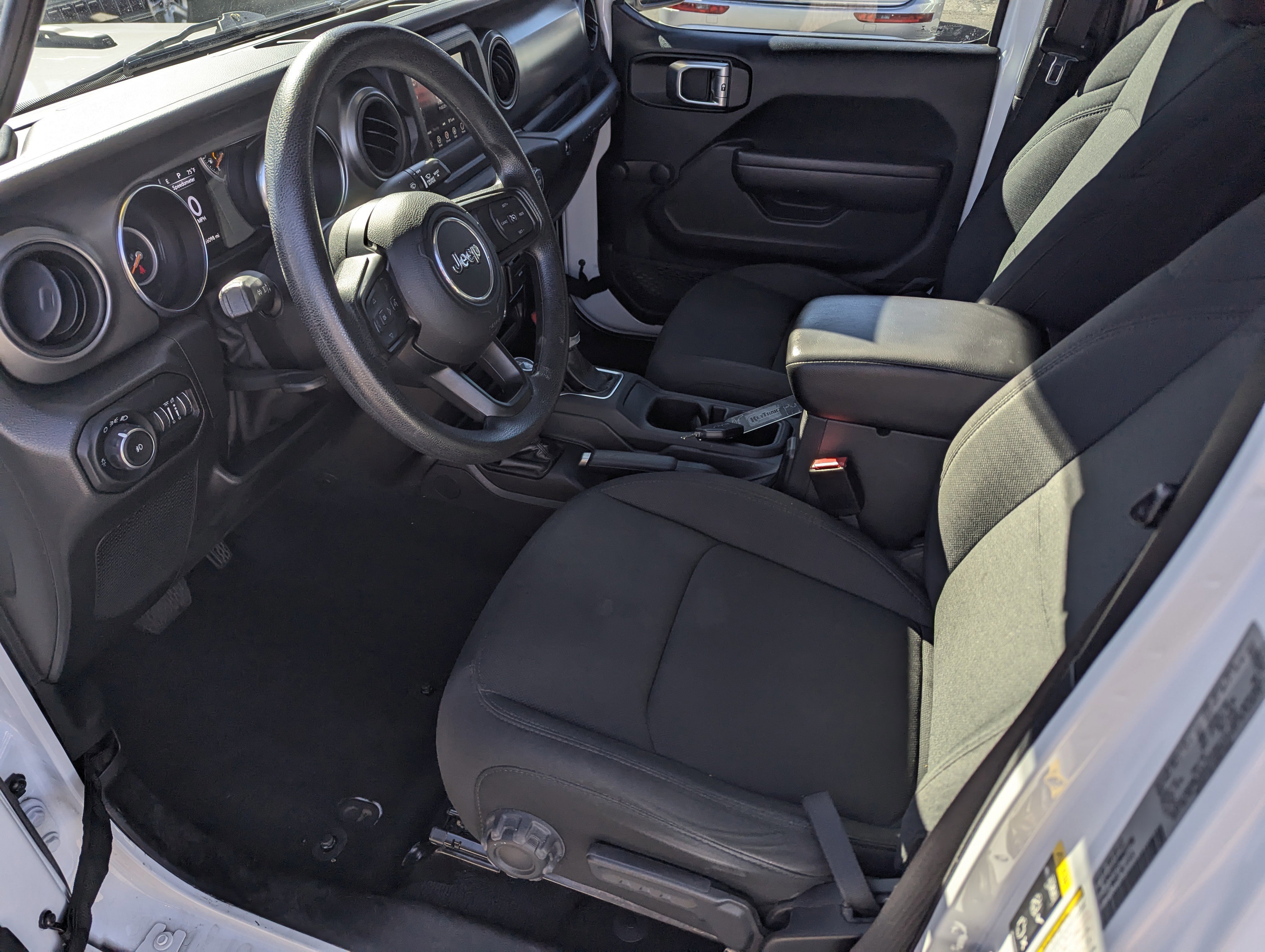 Used 2022 Jeep Wrangler Unlimited Sport image 9