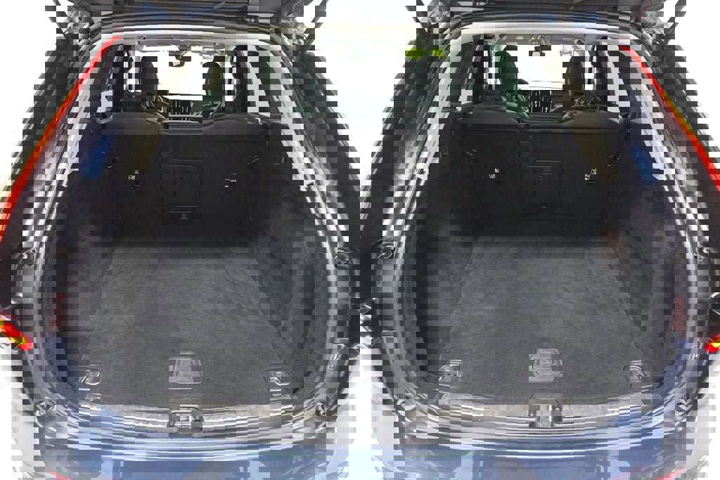 Used 2023 Volvo XC60 B5 Core image 27