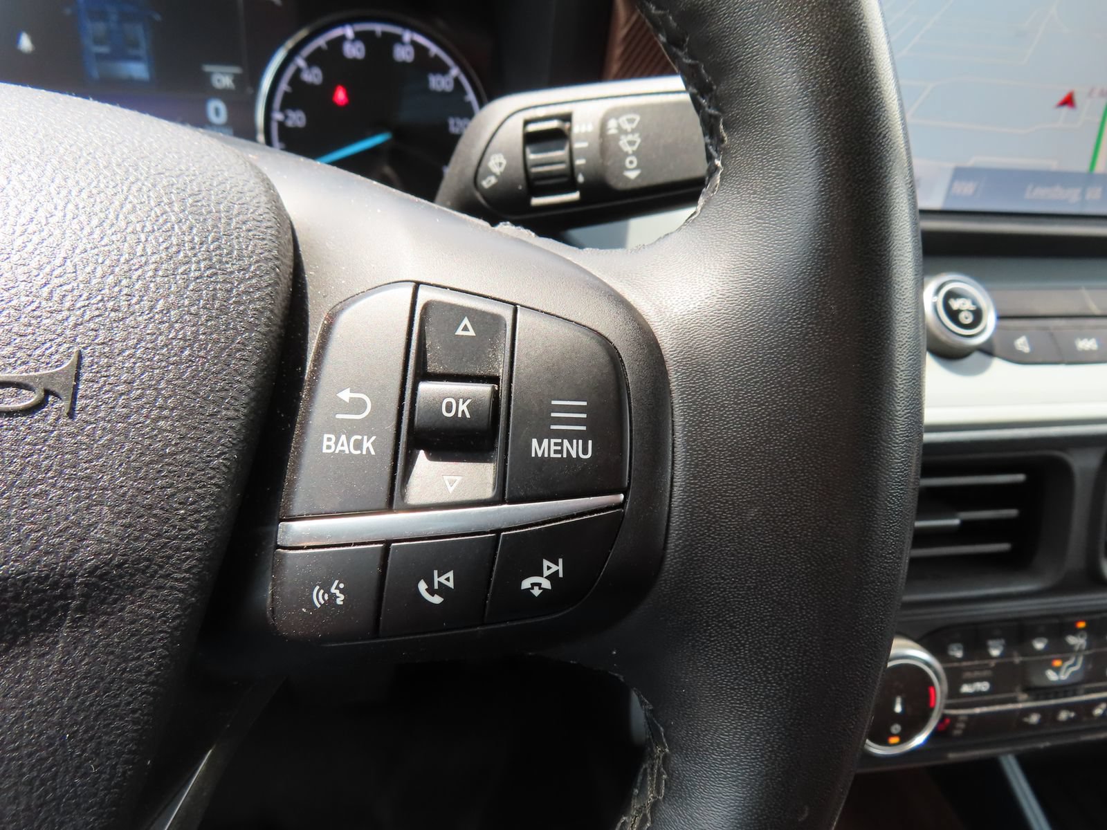 Certified 2023 Ford Maverick Lariat w/ Lariat Luxury Package AWD/4WD image 23