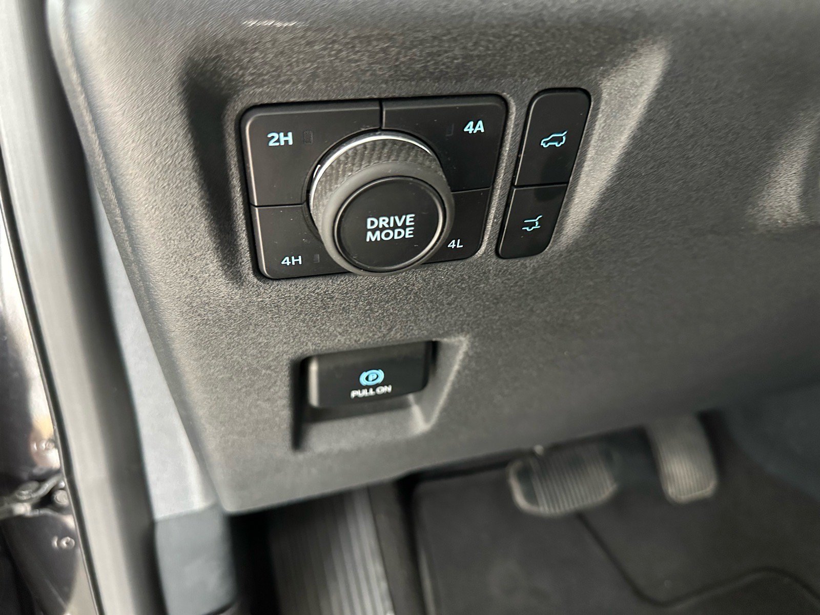 Certified 2025 Ford Expedition Active AWD/4WD image 29