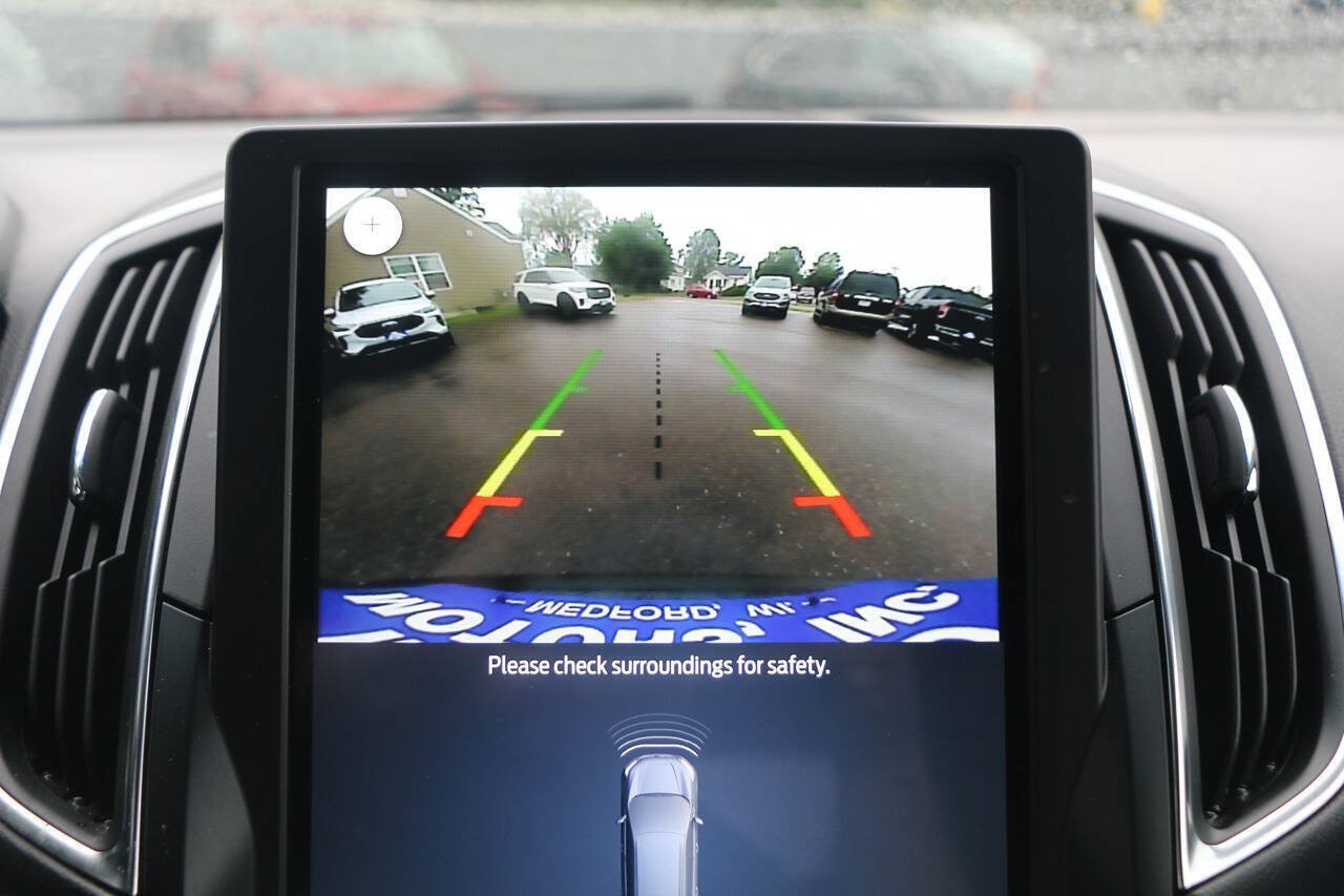 Certified 2024 Ford Edge Titanium AWD/4WD image 30