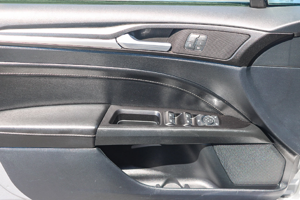Certified 2020 Ford Fusion Titanium FWD image 22