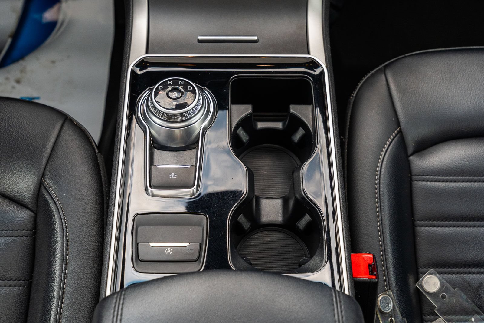 Certified 2020 Ford Edge SEL FWD image 28