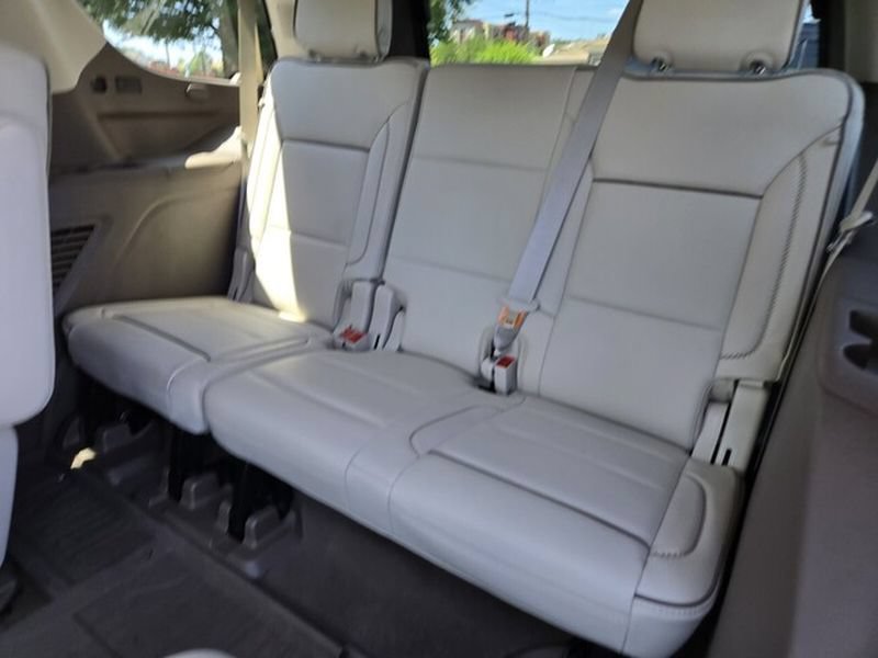 Used 2023 GMC Yukon Denali w/ Advanced Technology Package AWD/4WD image 18