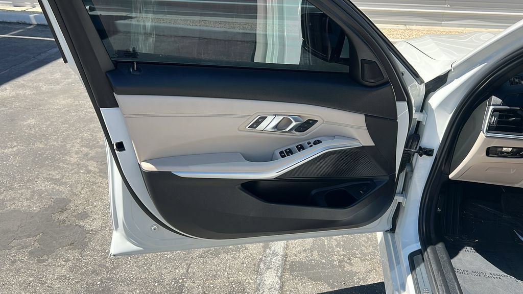 Used 2020 BMW 330i Sedan w/ Premium Package RWD image 13