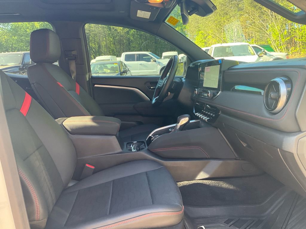 Used 2024 Chevrolet Colorado Z71 w/ Z71 Convenience Package 2 image 12