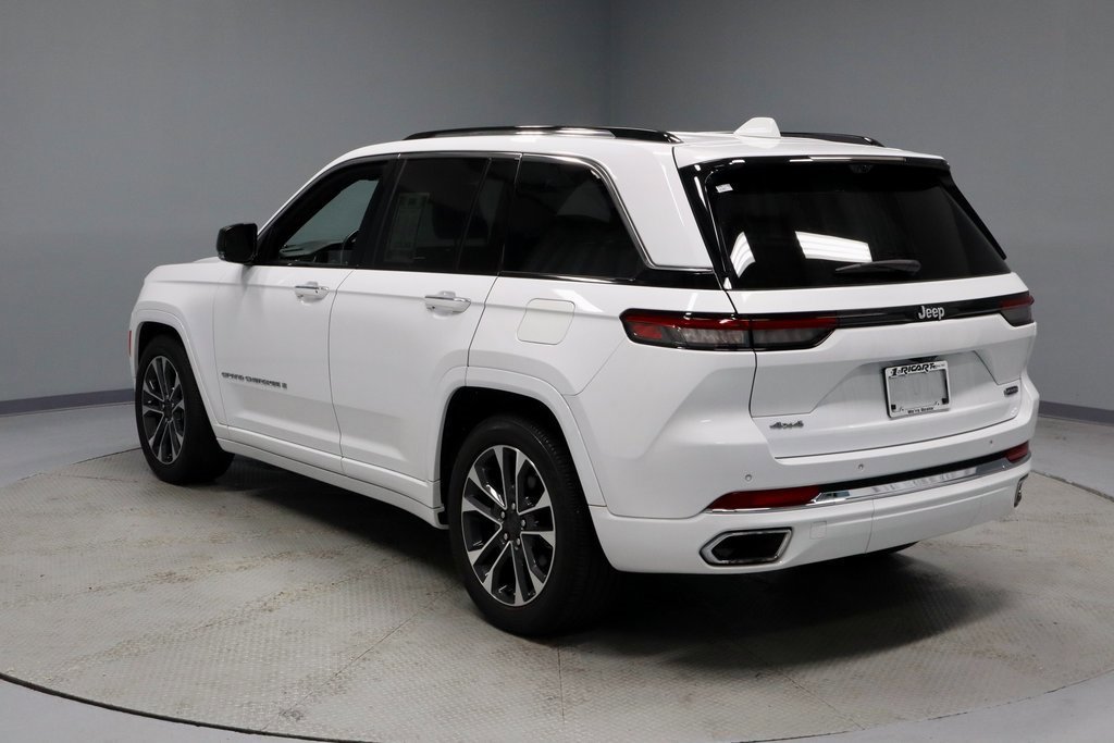 Used 2022 Jeep Grand Cherokee Overland w/ Luxury Tech Group IV image 3