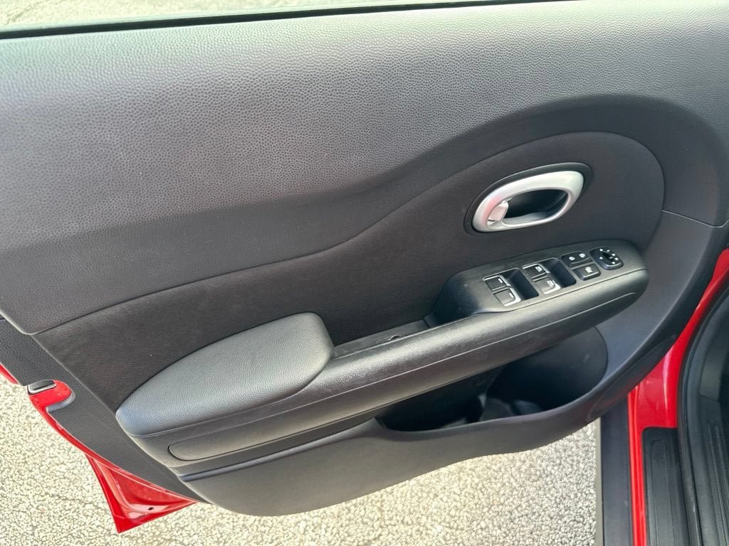 Used 2017 Kia Soul + FWD image 12