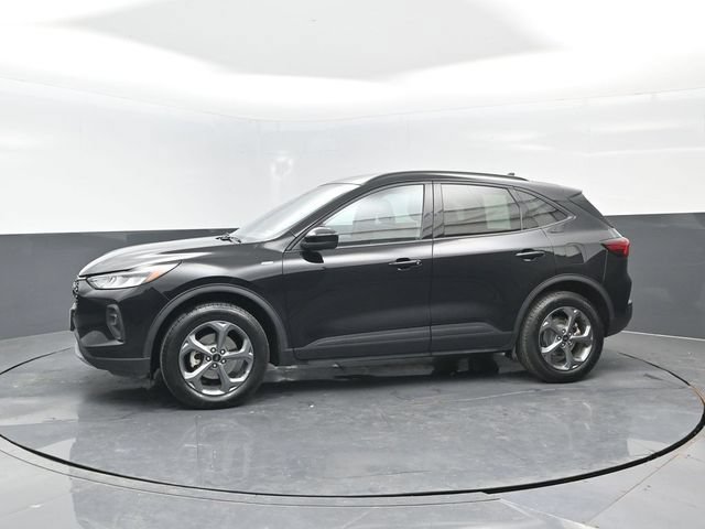 Certified 2025 Ford Escape ST-Line Select AWD/4WD image 4