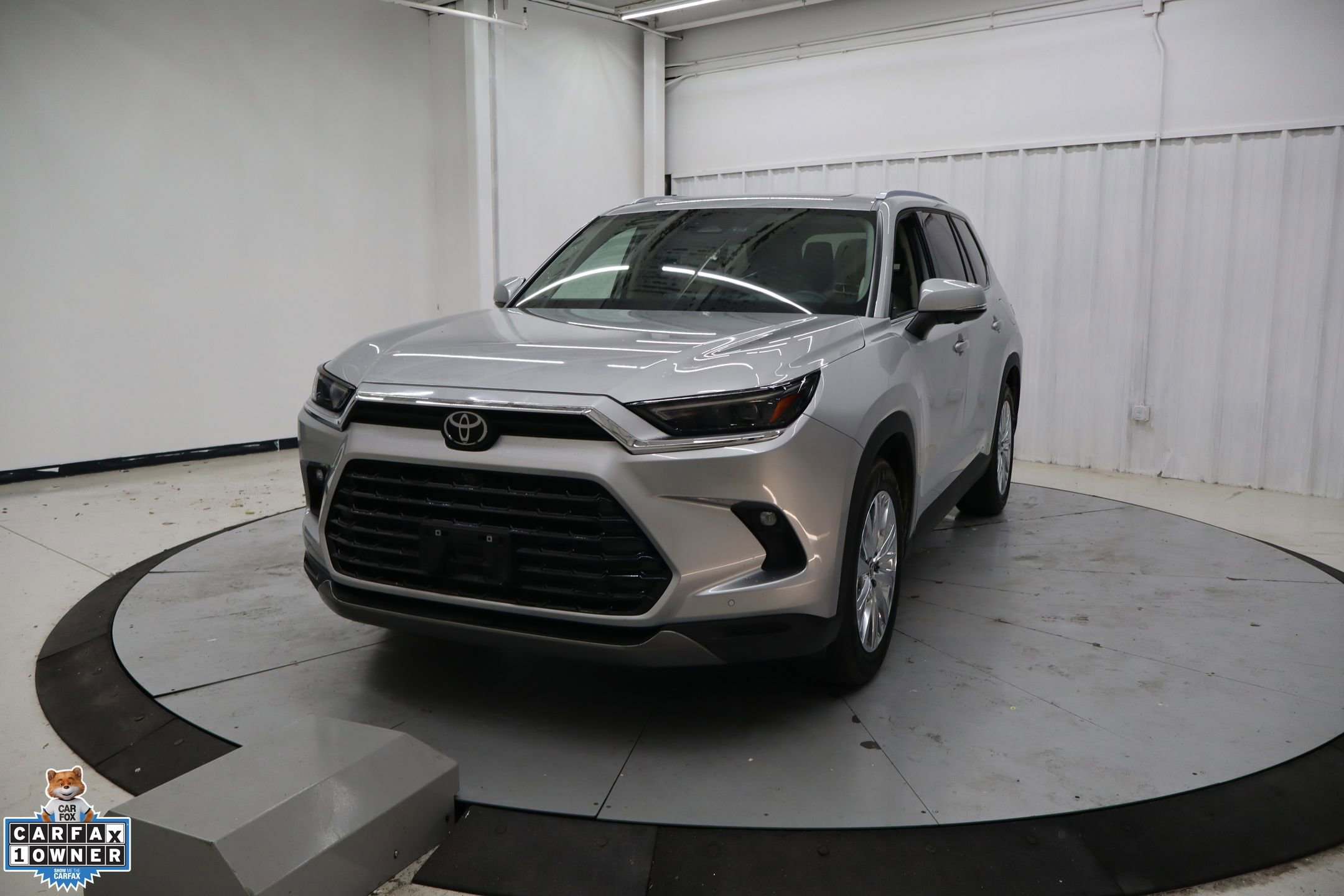 Used 2024 Toyota Grand Highlander AWD image 8
