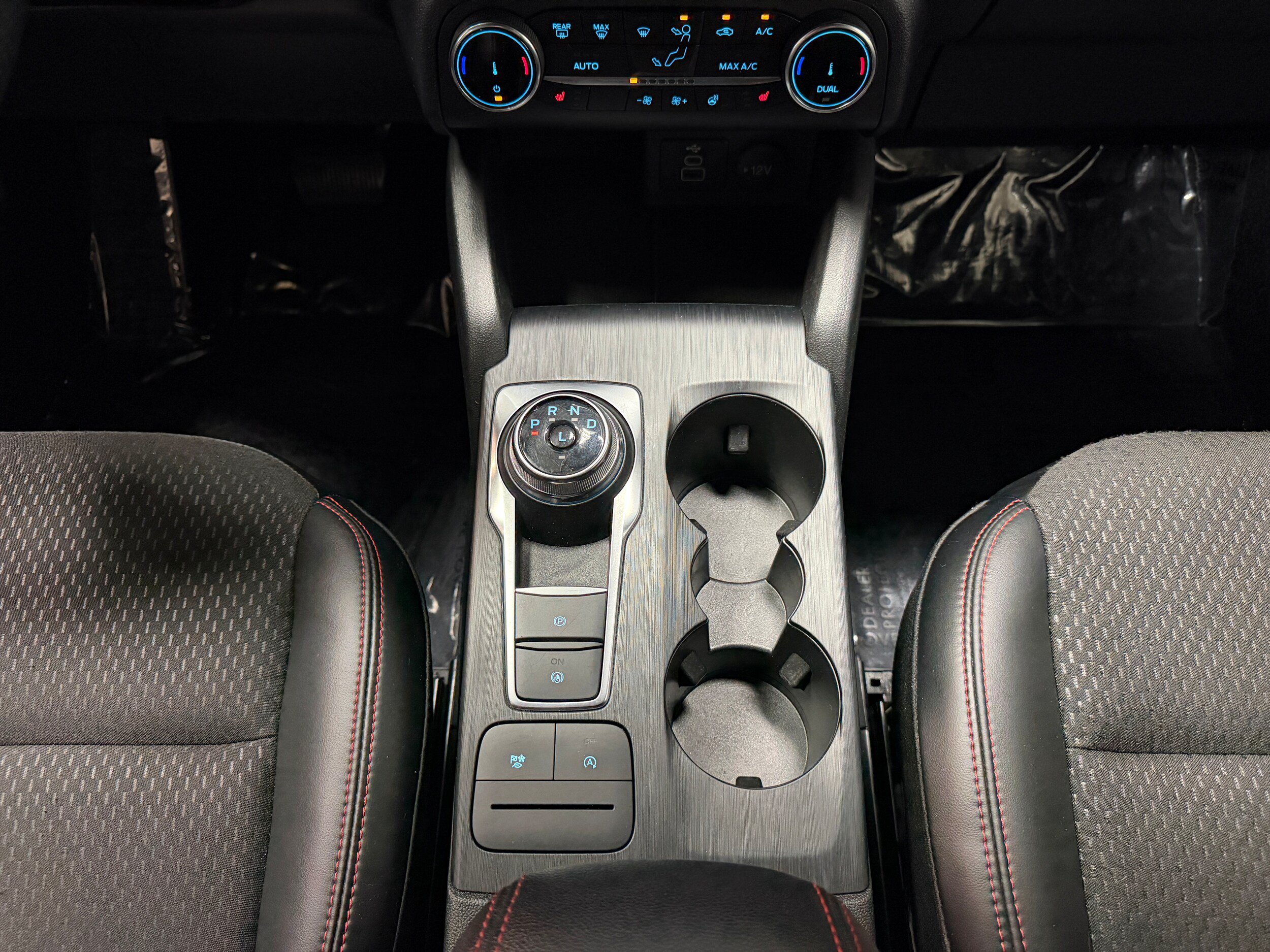 Certified 2025 Ford Escape ST-Line Select AWD/4WD image 25