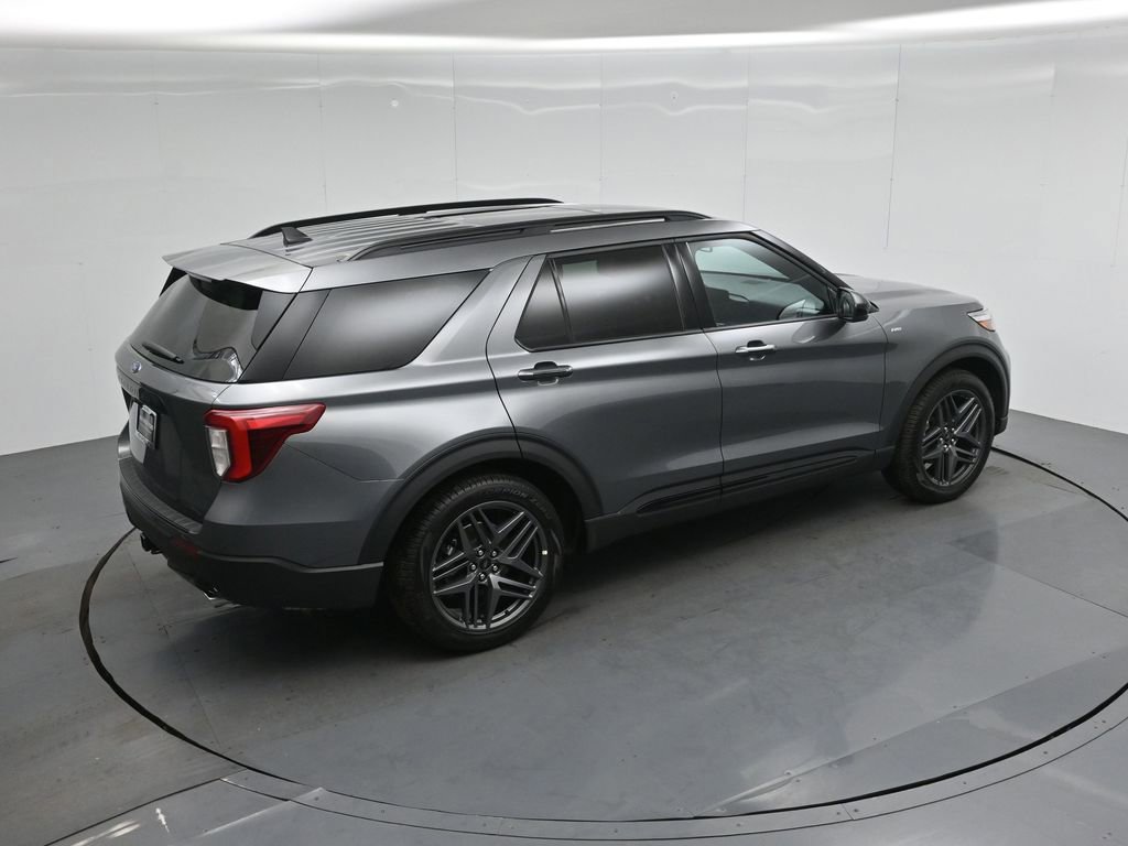 Certified 2024 Ford Explorer ST-Line w/ Class IV Trailer Tow Package RWD image 36