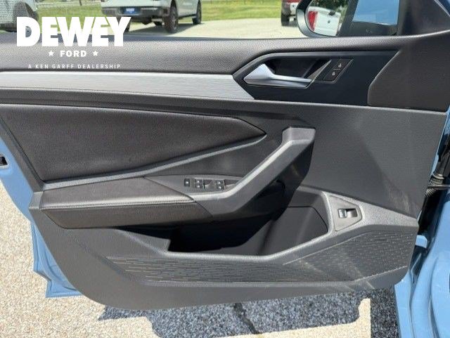Used 2025 Volkswagen Jetta S FWD image 10