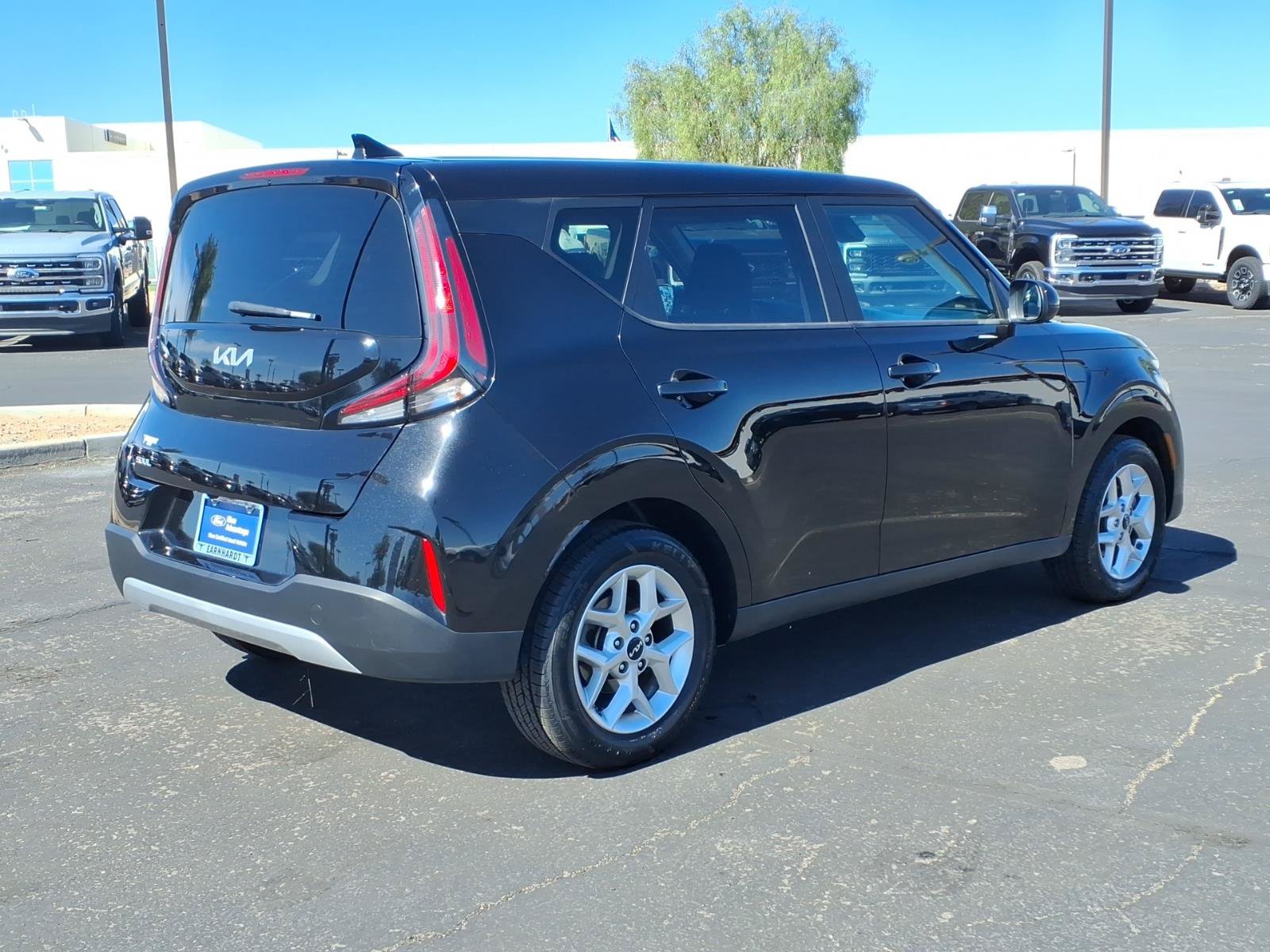Used 2025 Kia Soul LX w/ LX Technology Package FWD image 6