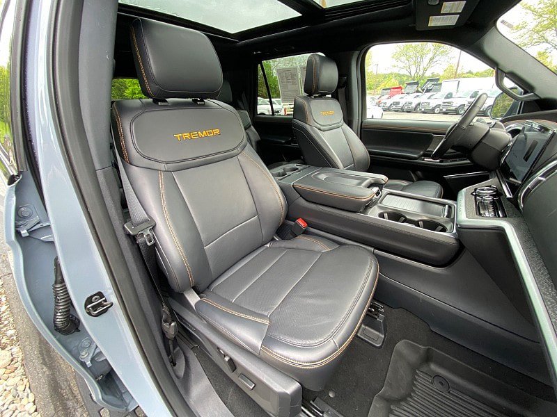 Certified 2025 Ford Expedition Tremor AWD/4WD image 29