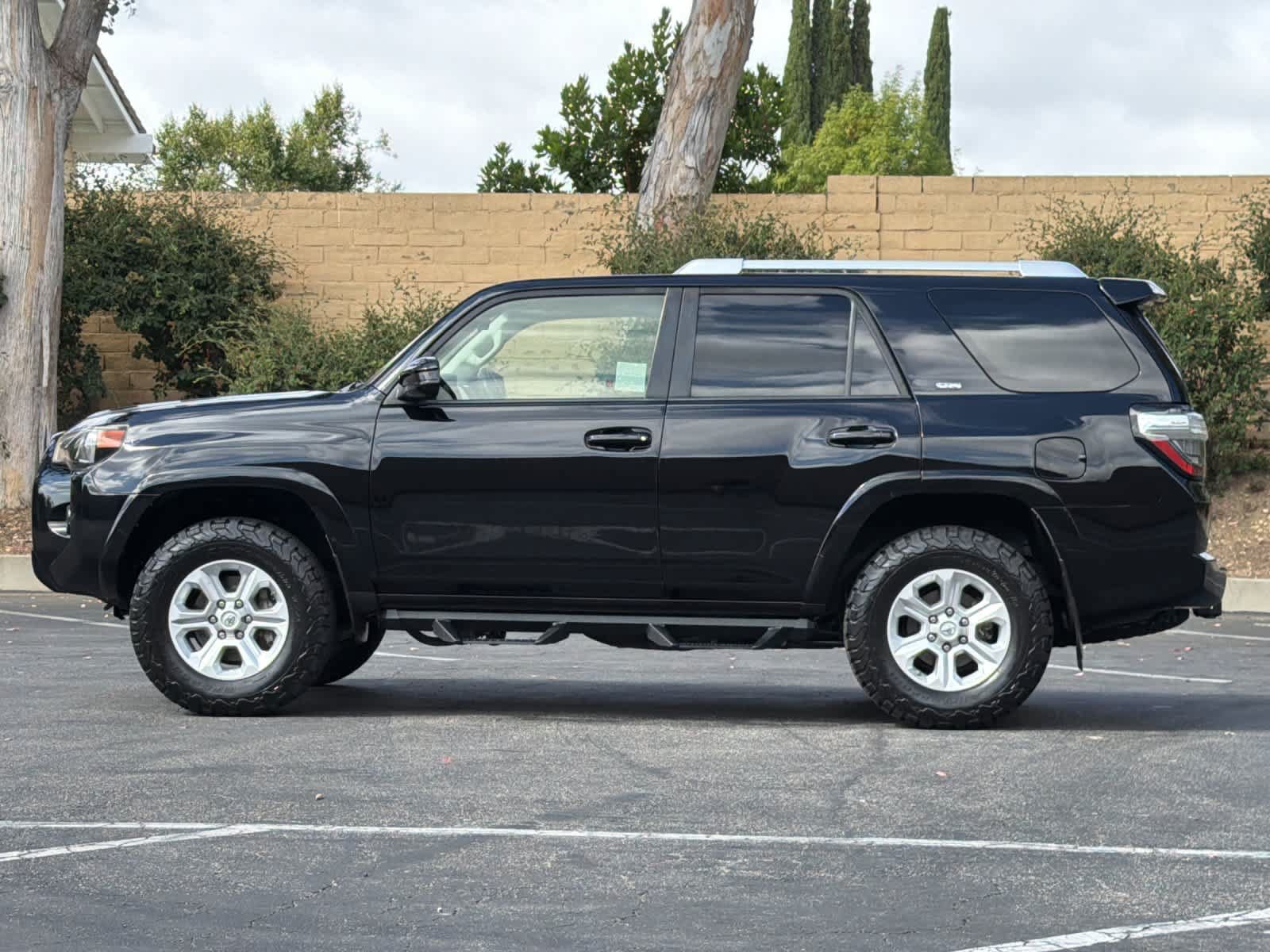 Used 2017 Toyota 4Runner SR5 RWD image 5