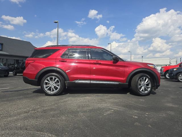 Certified 2020 Ford Explorer XLT w/ Equipment Group 202A AWD/4WD image 3