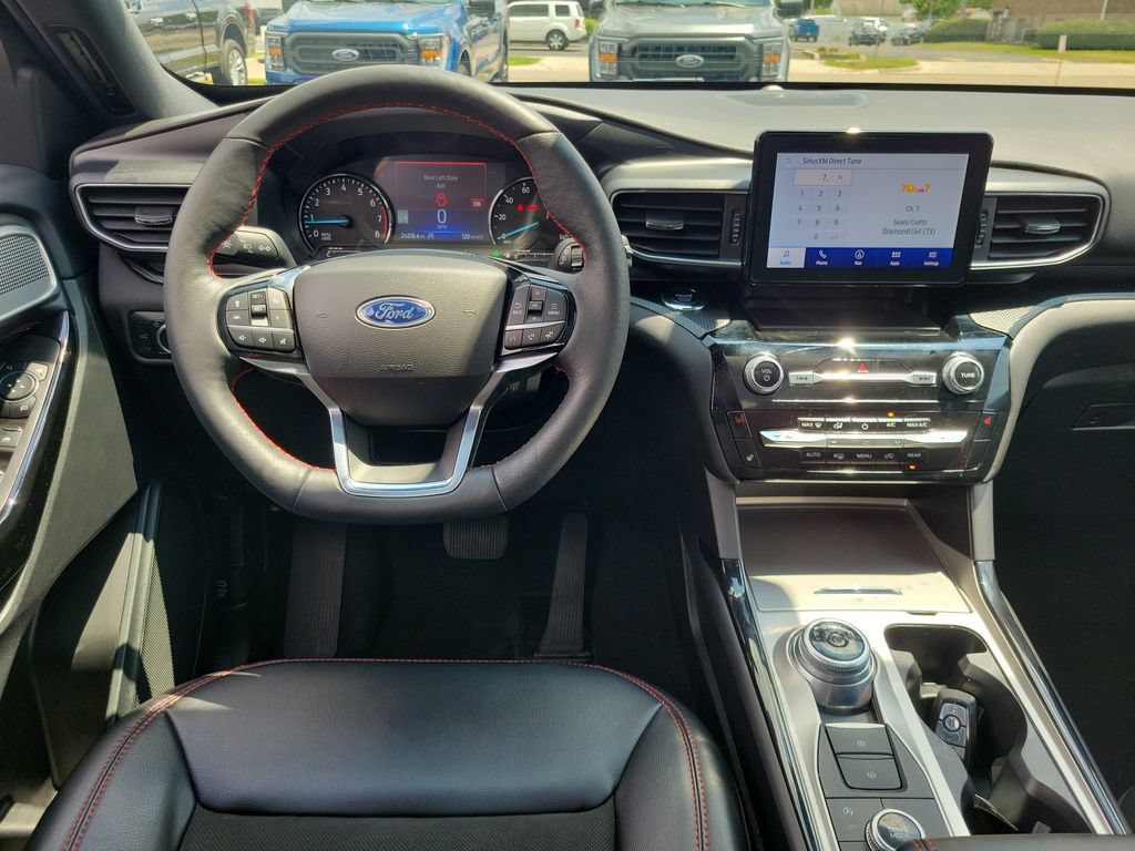 Certified 2024 Ford Explorer ST-Line w/ Class IV Trailer Tow Package AWD/4WD image 12