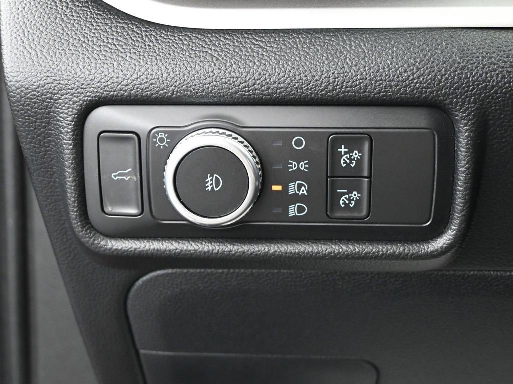 Certified 2020 Ford Explorer XLT w/ Equipment Group 202A image 13