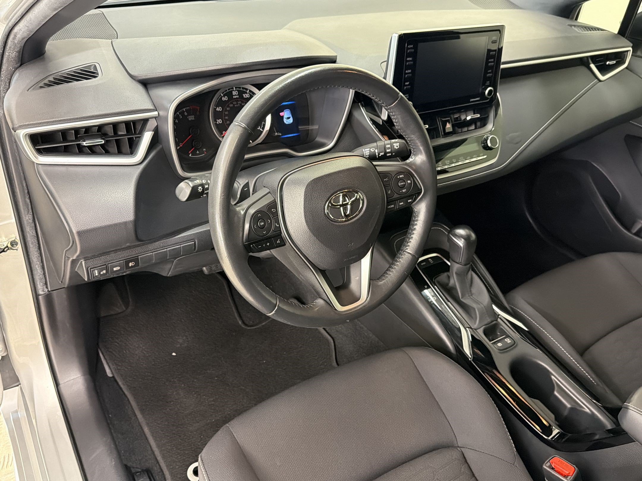 Used 2022 Toyota Corolla SE FWD image 4