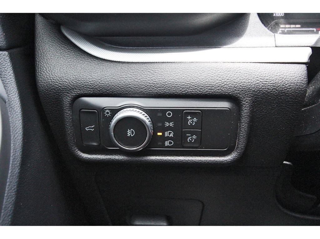 Certified 2022 Ford Explorer XLT w/ Equipment Group 202A RWD image 19