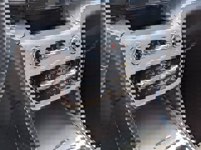 Certified 2023 Ford Explorer XLT w/ Equipment Group 202A RWD image 23