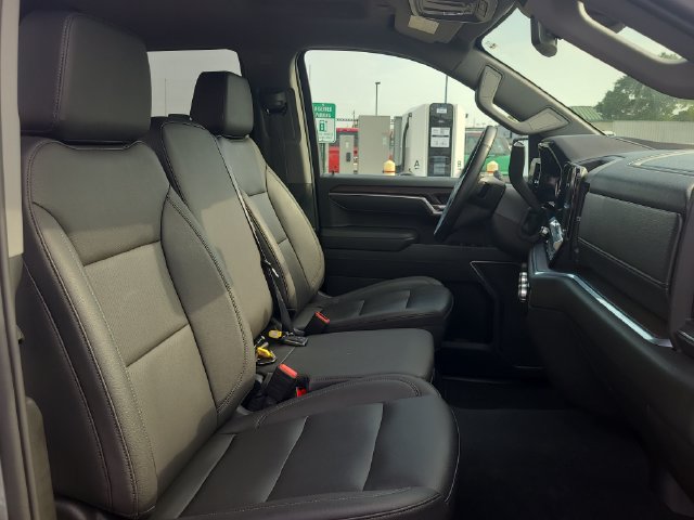 Used 2026 GMC Sierra 1500 SLT AWD/4WD image 16