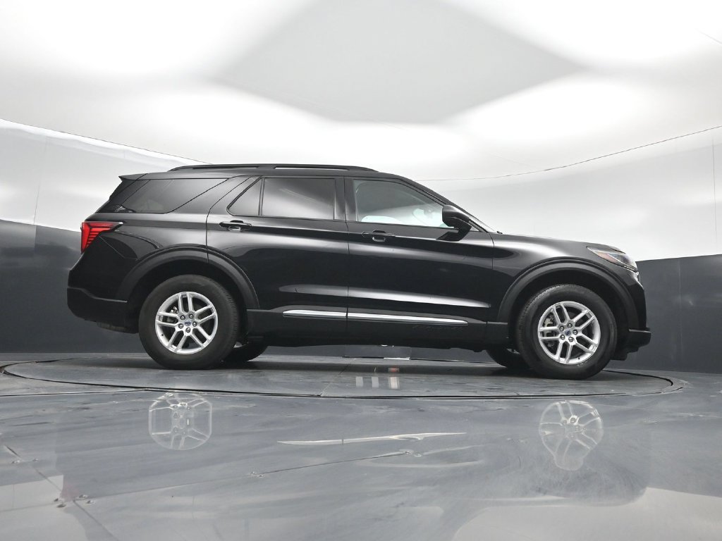 Certified 2025 Ford Explorer Active AWD/4WD image 50