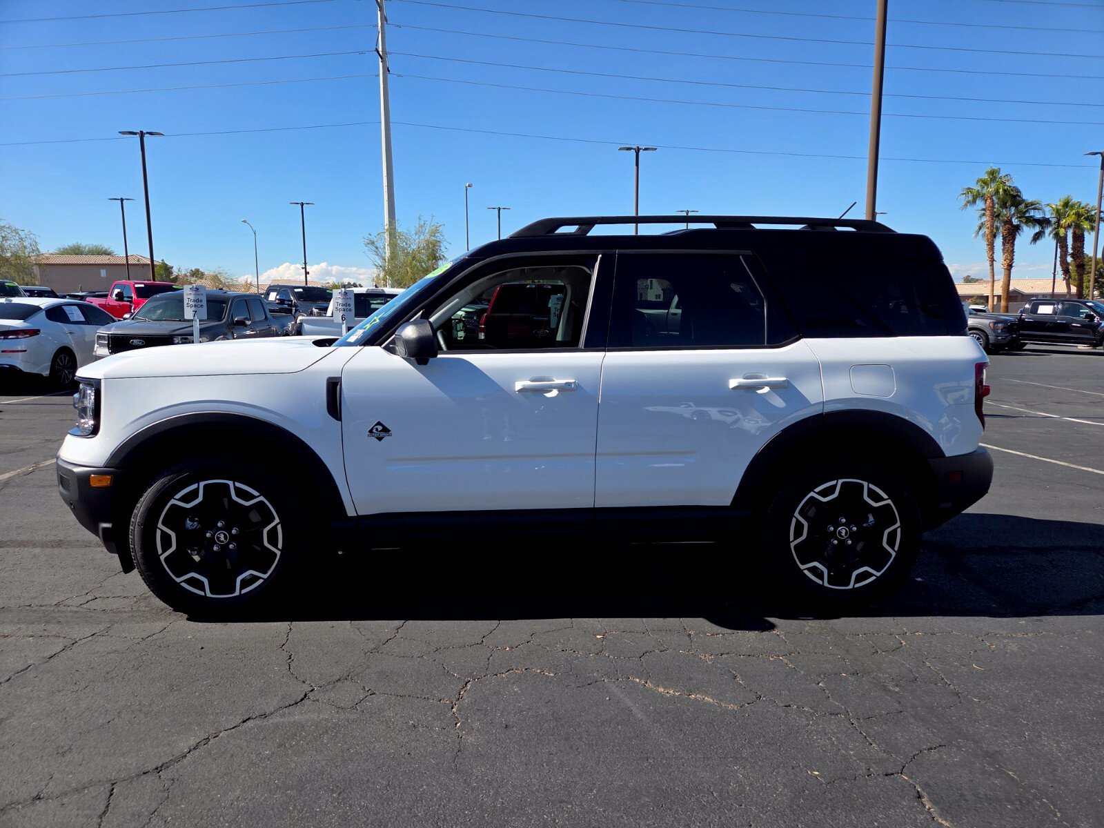 Certified 2025 Ford Bronco Sport Outer Banks w/ Outer Banks Tech Package+ AWD/4WD image 3