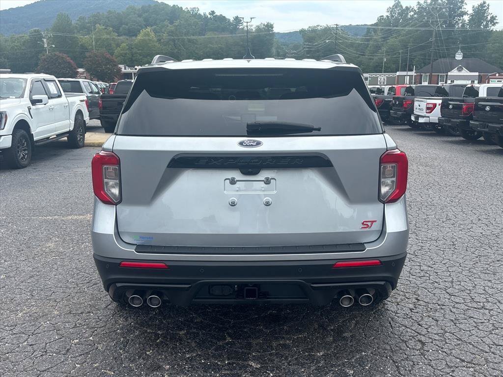 Certified 2023 Ford Explorer ST w/ Technology Package AWD/4WD image 6