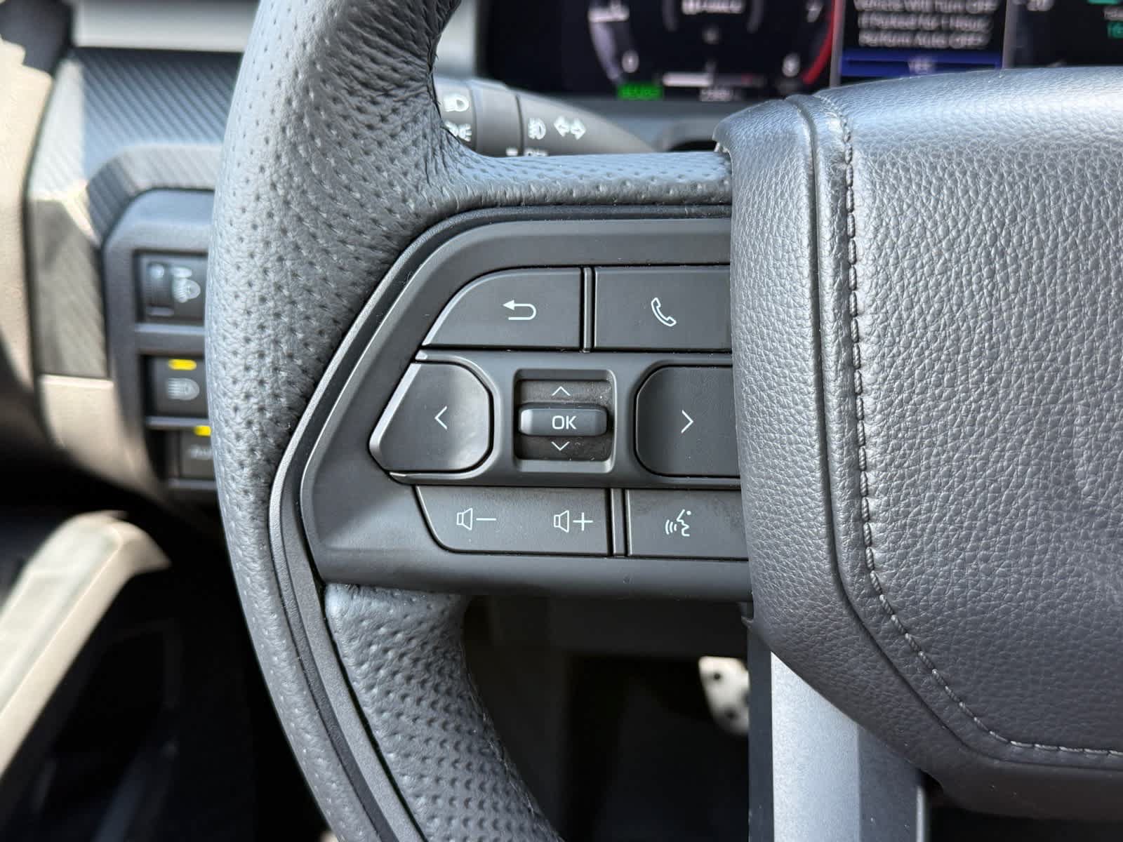 Used 2025 Toyota Tacoma TRD Pro w/ Tow Tech Package AWD/4WD image 14