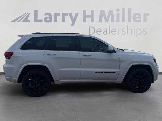 Used 2020 Jeep Grand Cherokee Altitude RWD image 6